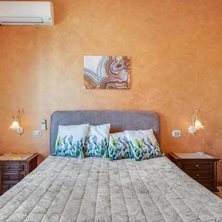 Roomy And Bright Apartment With Balconies X6 Catania Exterior photo